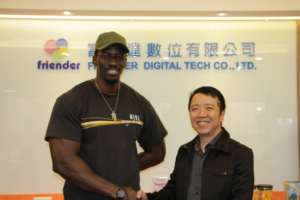 與黑人握手